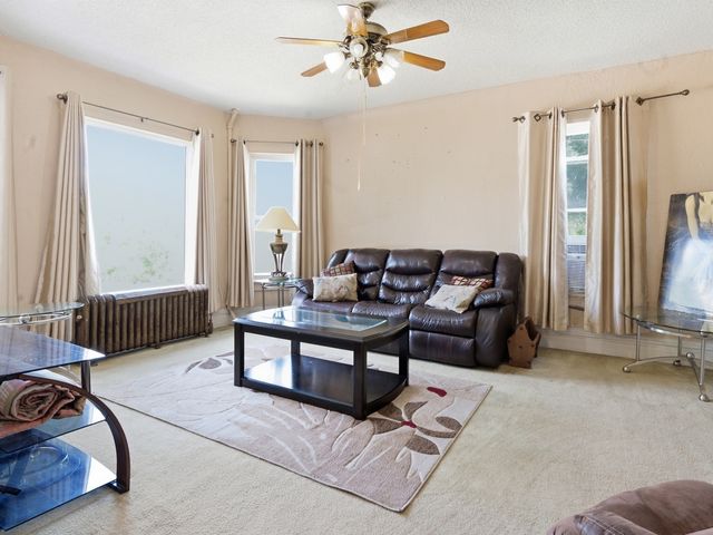 458 Winston Avenue, Joliet, IL 60433