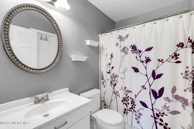 37 Grand Teton Avenue, Howell, NJ 07731