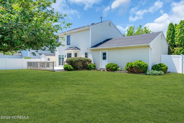 37 Grand Teton Avenue, Howell, NJ 07731