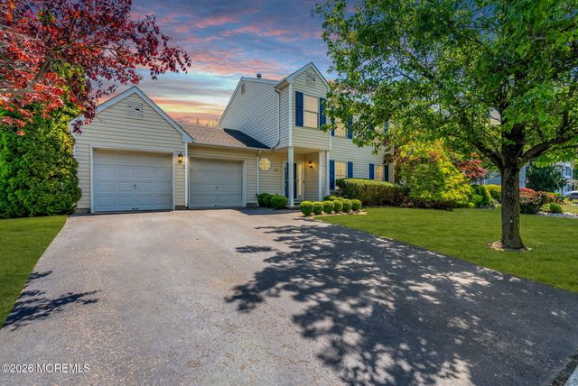 37 Grand Teton Avenue, Howell, NJ 07731
