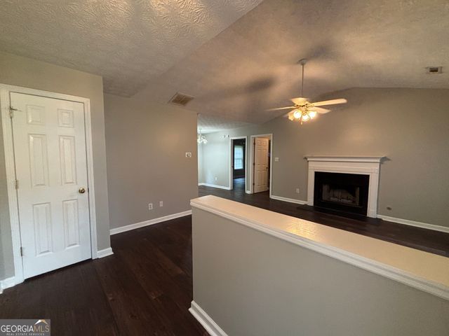 43 Canterbury Drive, Grantville, GA 30220