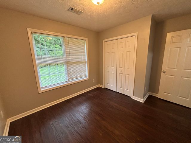 43 Canterbury Drive, Grantville, GA 30220