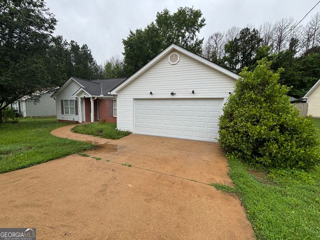 43 Canterbury Drive, Grantville, GA 30220