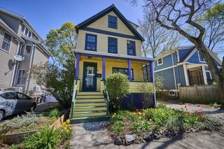 30 Brookford St, Cambridge, MA 02140