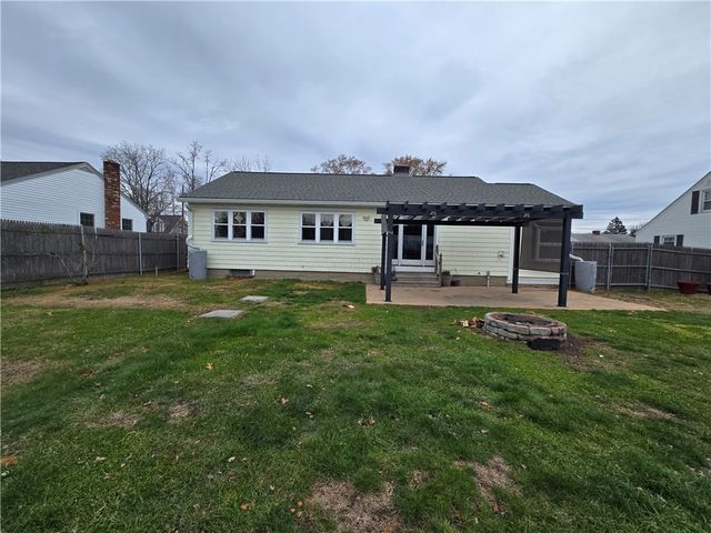 25 Winslow Street, East Providence, RI 02915