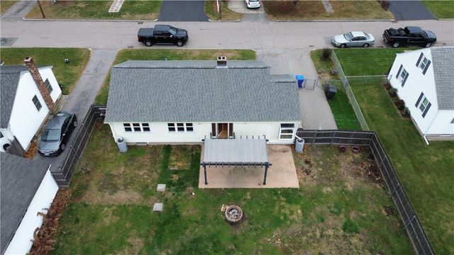 25 Winslow Street, East Providence, RI 02915