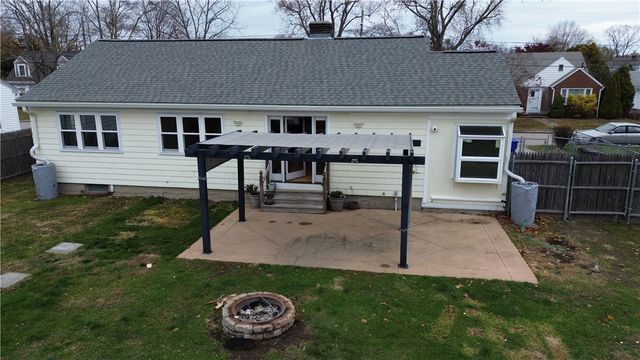 25 Winslow Street, East Providence, RI 02915