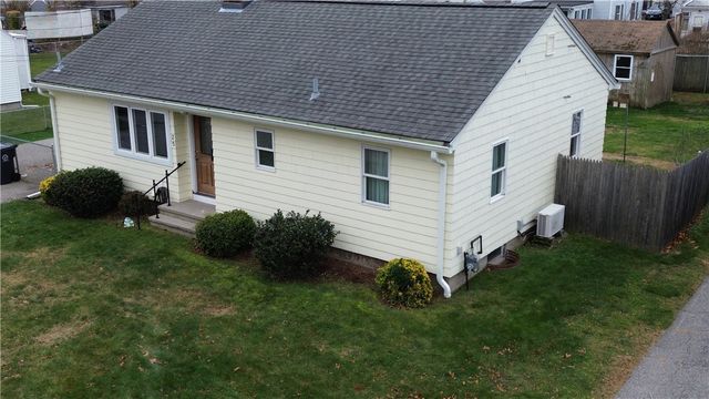 25 Winslow Street, East Providence, RI 02915