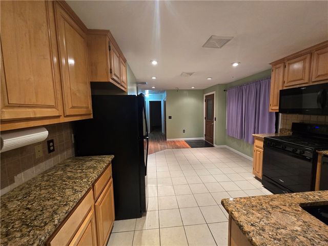 25 Winslow Street, East Providence, RI 02915