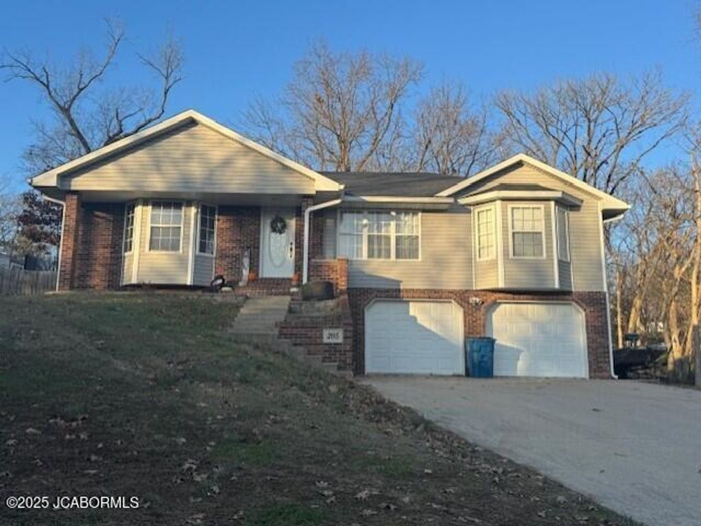 205 CHURCHVIEW DRIVE, Jefferson City, MO 65109