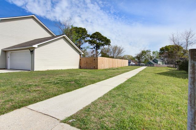 141 Persimmon Circle, Goose Creek, SC 29445