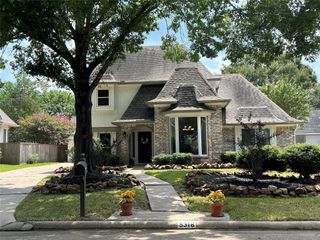 5318 Manor Glen Drive, Houston, TX 77345