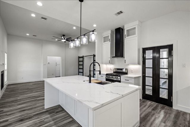 14103 W 3rd Street, Santa Fe, TX 77510