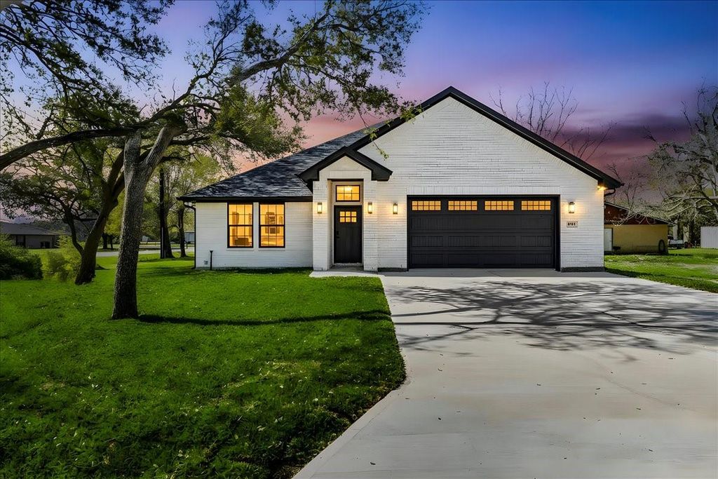 14103 W 3rd Street, Santa Fe, TX 77510