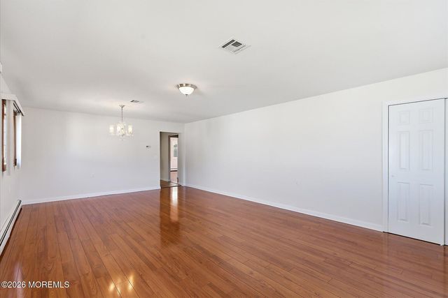 13 Bimini Drive, Toms River, NJ 08757