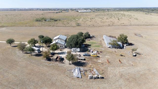 20181 Janak RD, Coupland, TX 78615