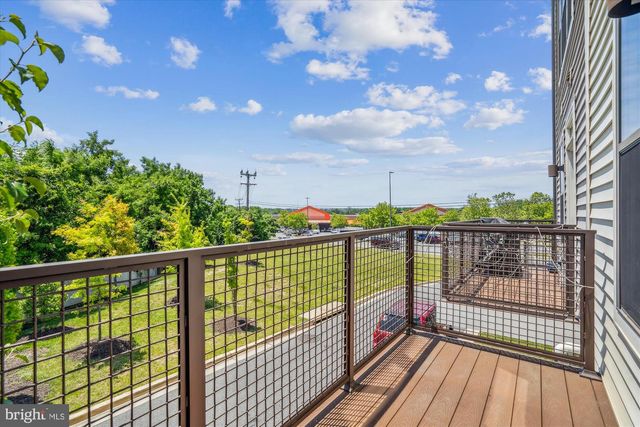 6102 CHRONICLE ST, Hyattsville, MD 20782