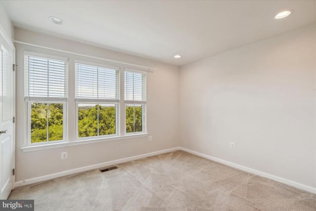 6102 CHRONICLE ST, Hyattsville, MD 20782