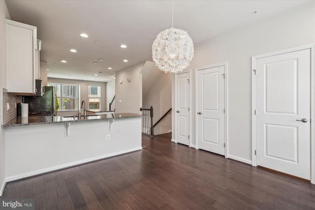 6102 CHRONICLE ST, Hyattsville, MD 20782