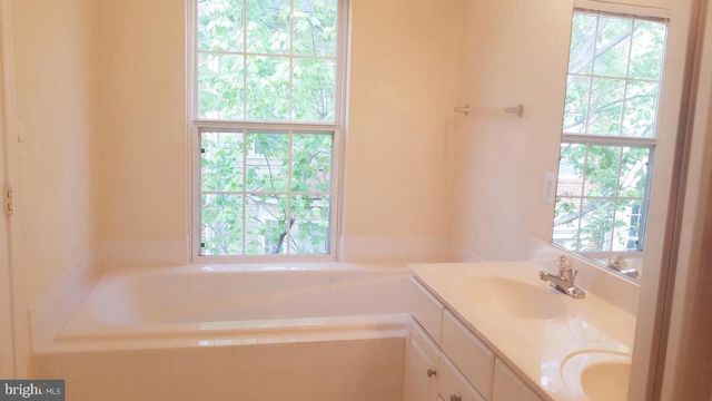 9609 ATHENS PL, Gaithersburg, MD 20878