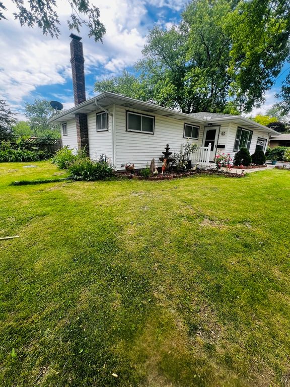 3858 E Lakeview Drive, Kankakee, IL 60901