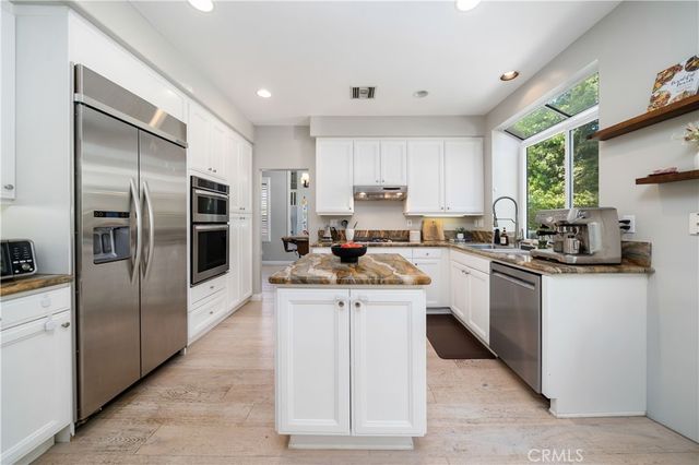 5371 Carmento Drive, Oak Park, CA 91377