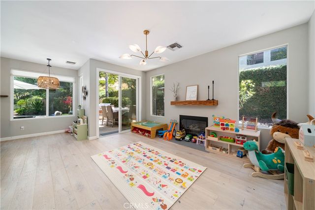 5371 Carmento Drive, Oak Park, CA 91377