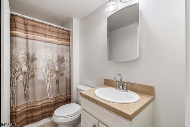 260 Greenwood Dr, Old Bridge Twp., NJ 07735