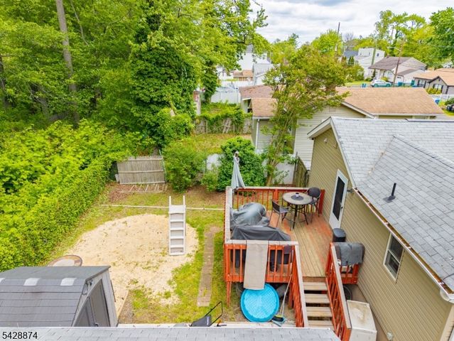 260 Greenwood Dr, Old Bridge Twp., NJ 07735