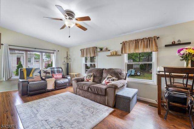 260 Greenwood Dr, Old Bridge Twp., NJ 07735