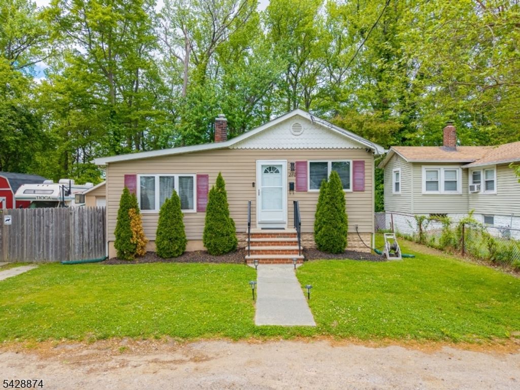 260 Greenwood Dr, Old Bridge Twp., NJ 07735