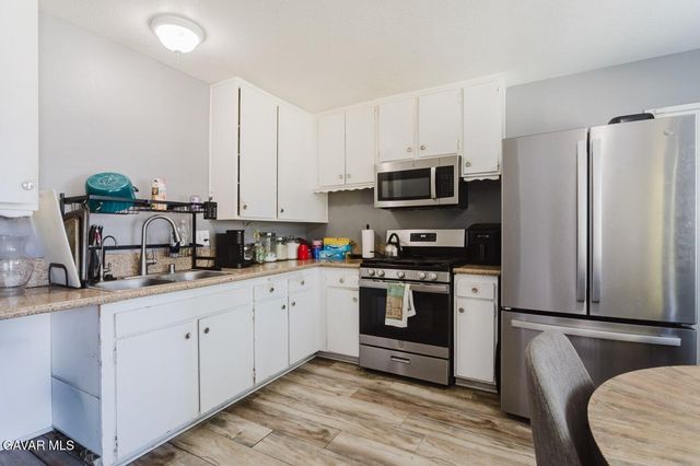 44318 Fenhold Street, Lancaster, CA 93535
