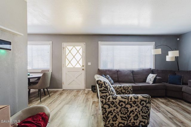 44318 Fenhold Street, Lancaster, CA 93535