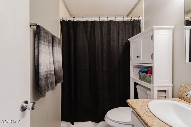 44318 Fenhold Street, Lancaster, CA 93535