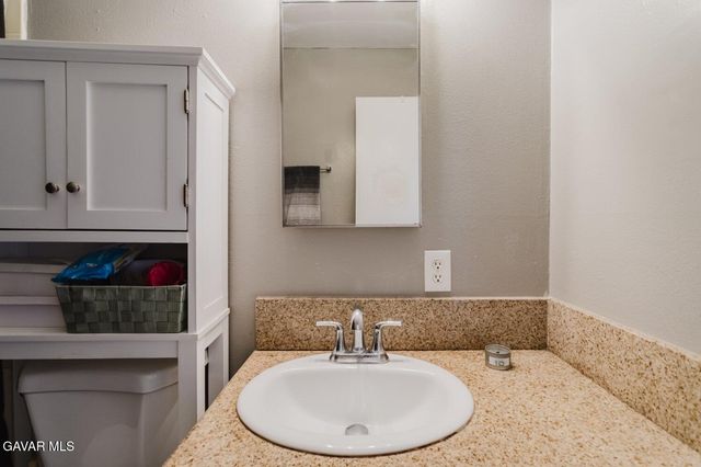 44318 Fenhold Street, Lancaster, CA 93535