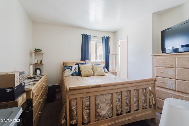 44318 Fenhold Street, Lancaster, CA 93535