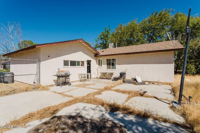 44318 Fenhold Street, Lancaster, CA 93535