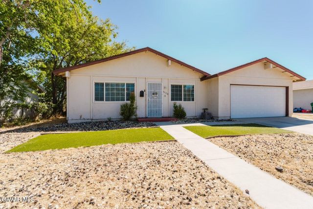 44318 Fenhold Street, Lancaster, CA 93535