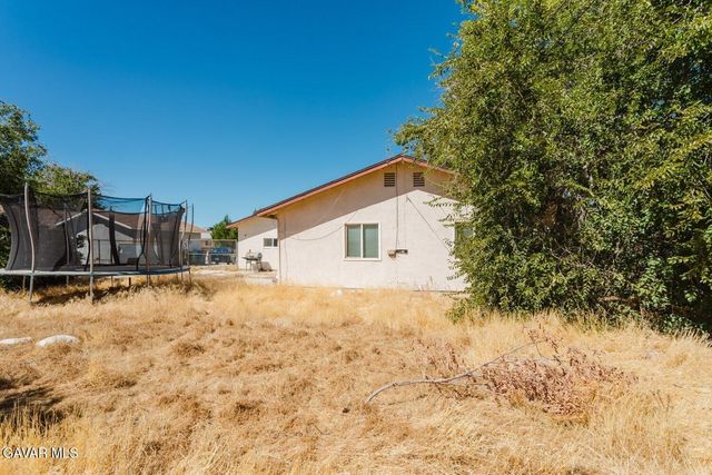 44318 Fenhold Street, Lancaster, CA 93535