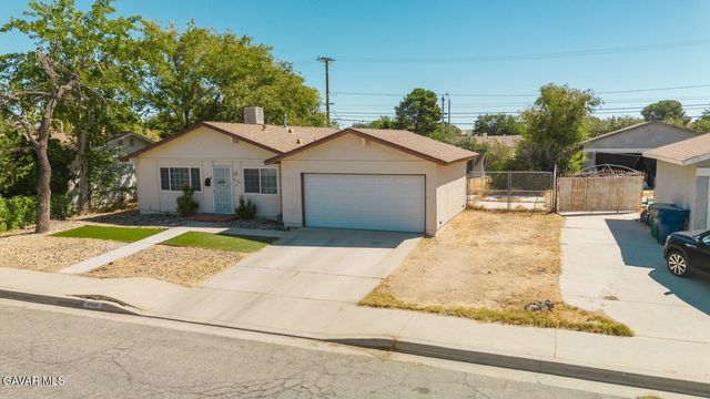 44318 Fenhold Street, Lancaster, CA 93535