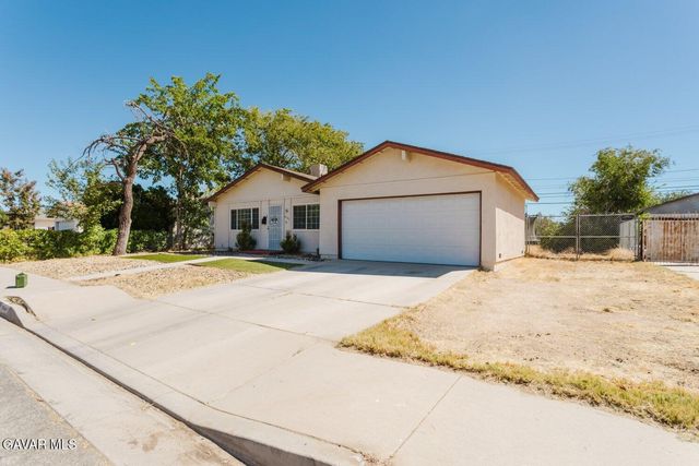 44318 Fenhold Street, Lancaster, CA 93535