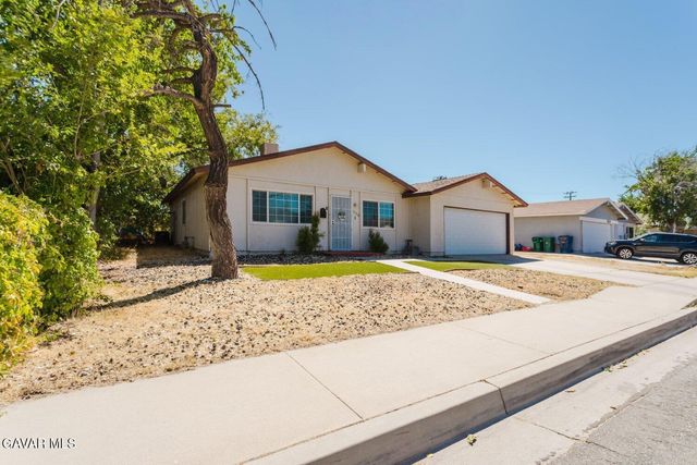 44318 Fenhold Street, Lancaster, CA 93535