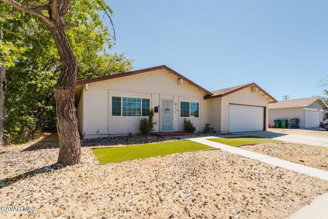 44318 Fenhold Street, Lancaster, CA 93535