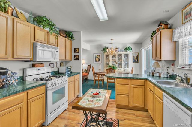 702 Pebble Beach Path, Riverhead, NY 11901