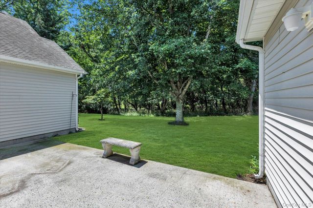702 Pebble Beach Path, Riverhead, NY 11901