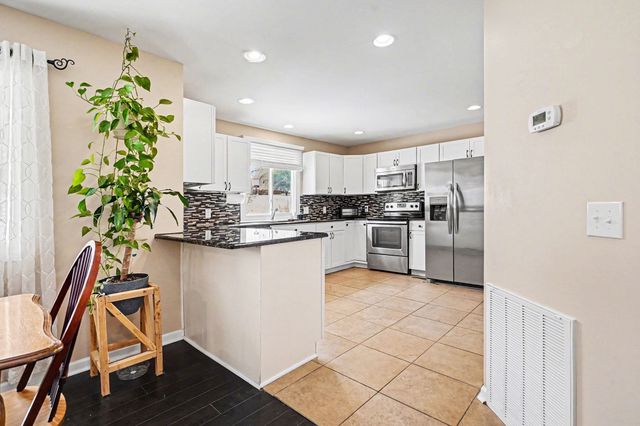 201 Glenwood Dr, Goodlettsville, TN 37072