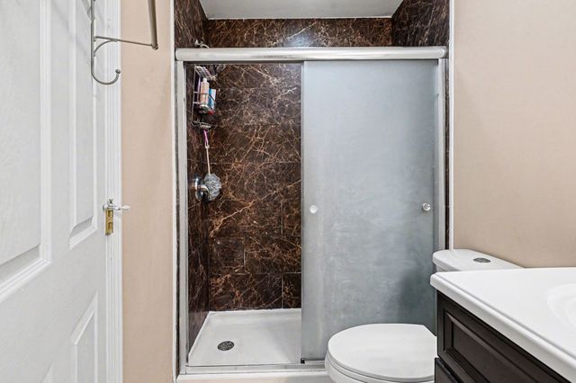 201 Glenwood Dr, Goodlettsville, TN 37072