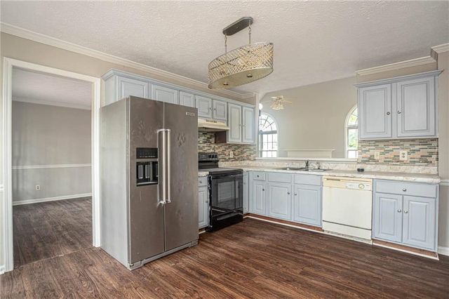1404 Glenfield Drive, Lawrenceville, GA 30043