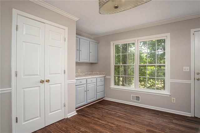 1404 Glenfield Drive, Lawrenceville, GA 30043