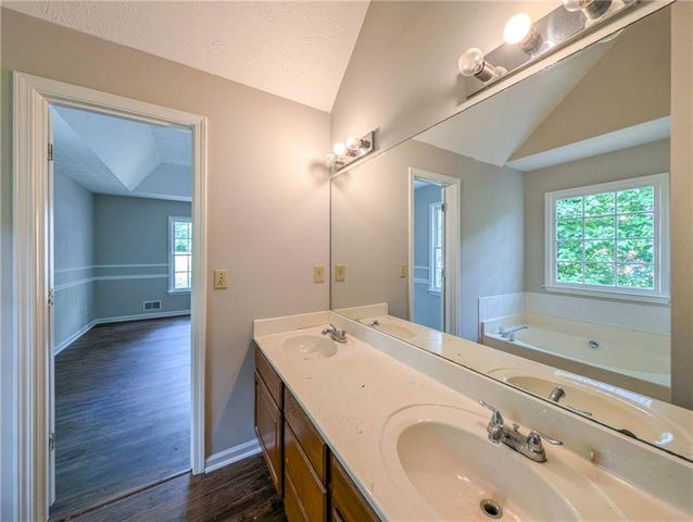 1404 Glenfield Drive, Lawrenceville, GA 30043